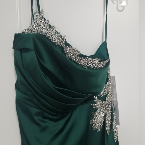 PORTIA & SCARLETT Elegant Satin Evening Gown Emerald Green Size 16 - Picture 4 of 14